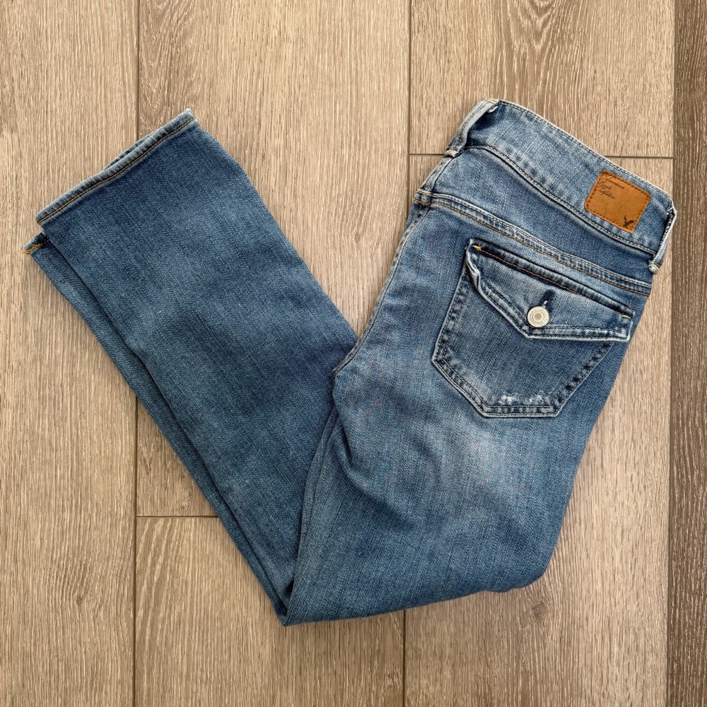 AMERICAN EAGLE ARTIST DISTRESSED STRAIGHT LEG LOW RISE FLAP POCKET JEAN REG 2